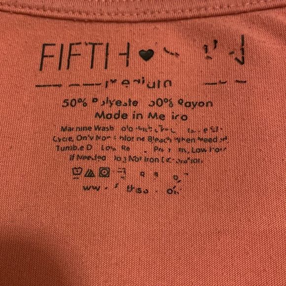 FIFTH SUN, V neck T,. Medium, polyester/ rayon - Picture 3 of 8